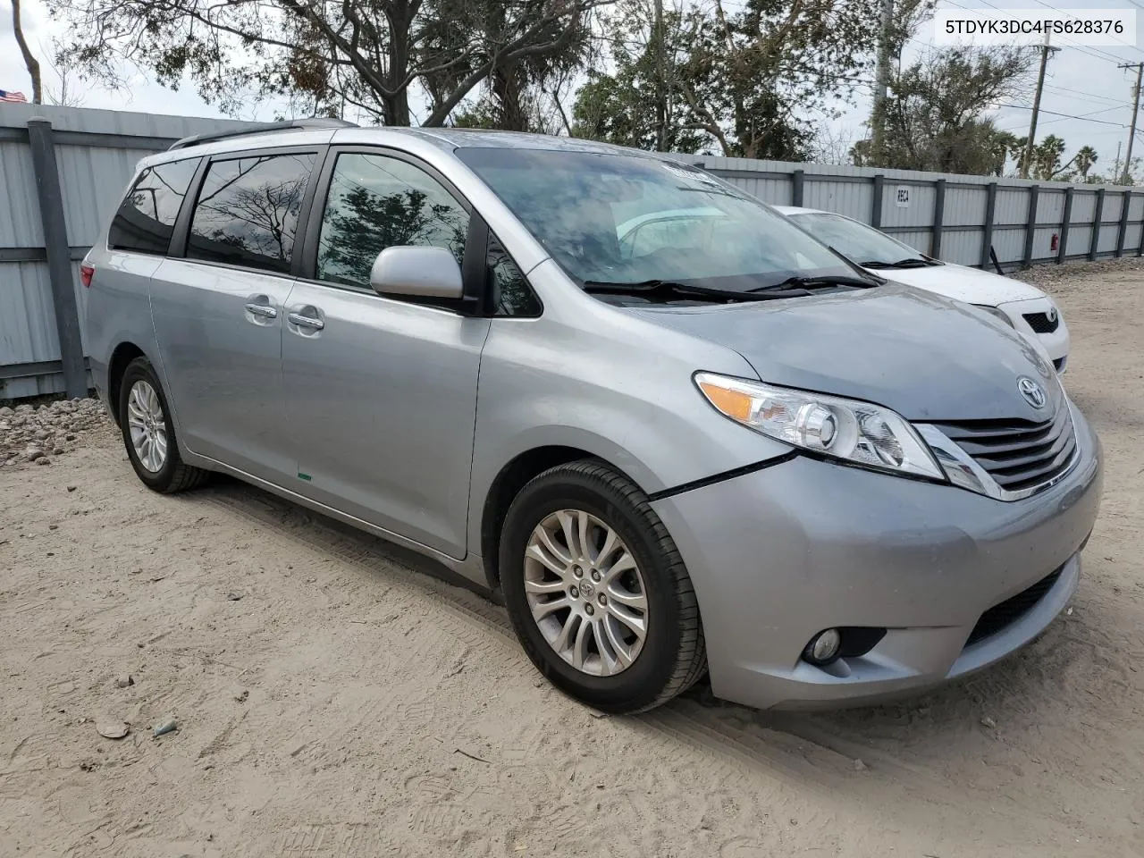 2015 Toyota Sienna Xle VIN: 5TDYK3DC4FS628376 Lot: 77223674