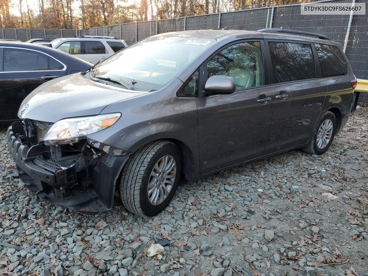 2015 Toyota Sienna Xle VIN: 5TDYK3DC9FS626607 Lot: 79759094