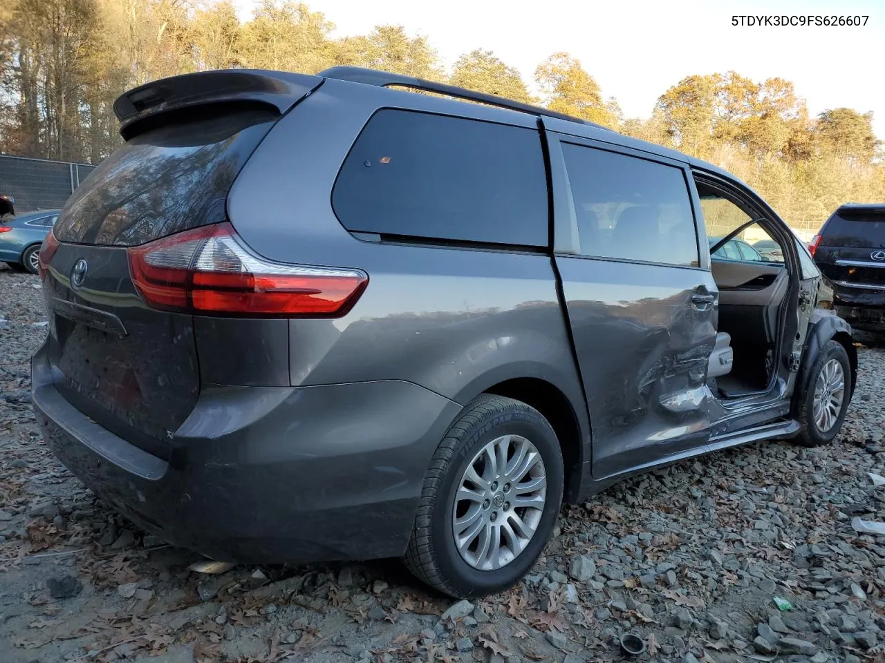 2015 Toyota Sienna Xle VIN: 5TDYK3DC9FS626607 Lot: 79759094