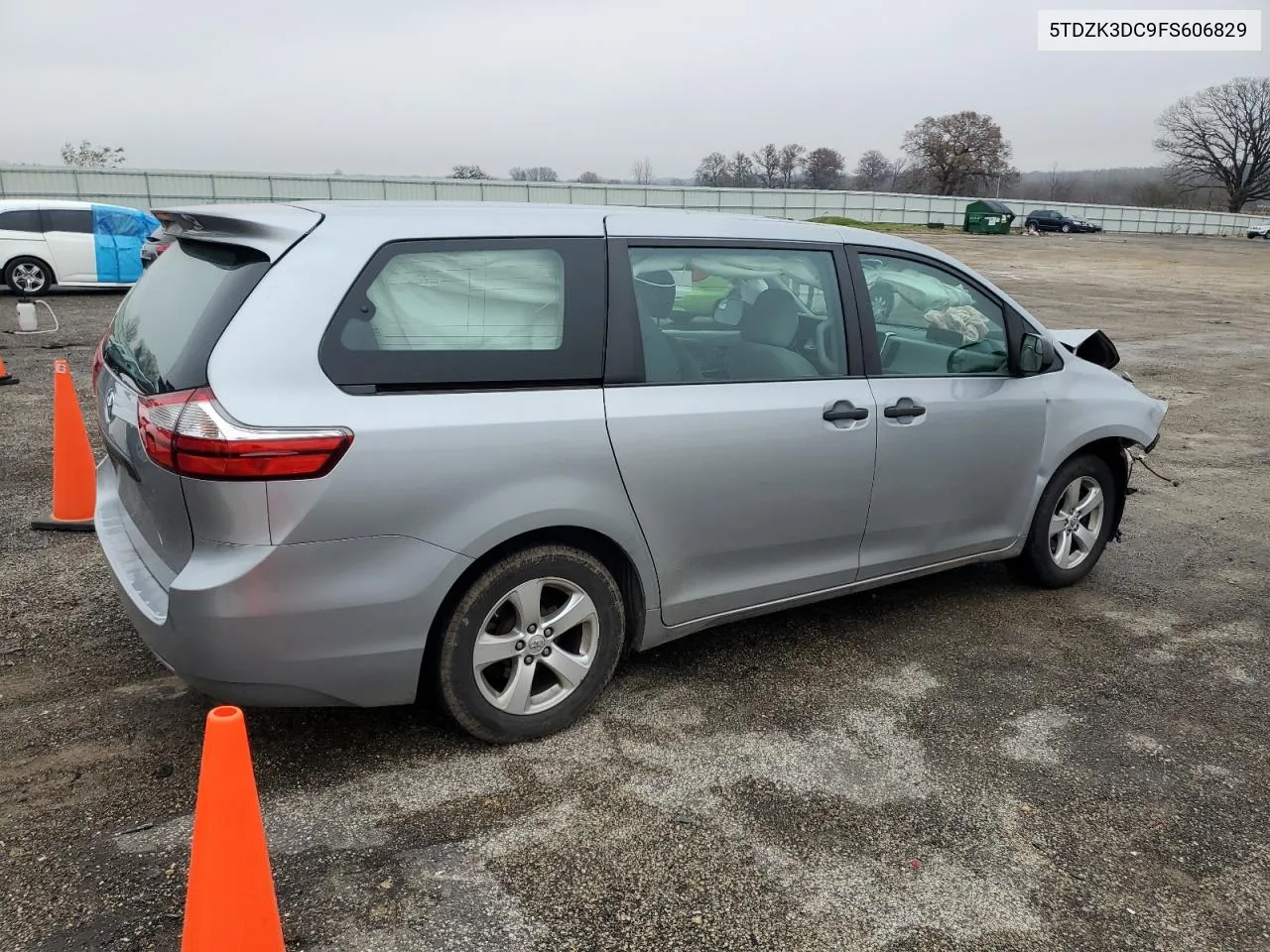 5TDZK3DC9FS606829 2015 Toyota Sienna