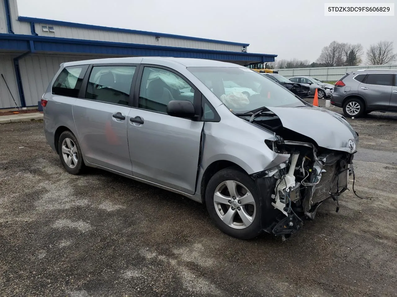 5TDZK3DC9FS606829 2015 Toyota Sienna