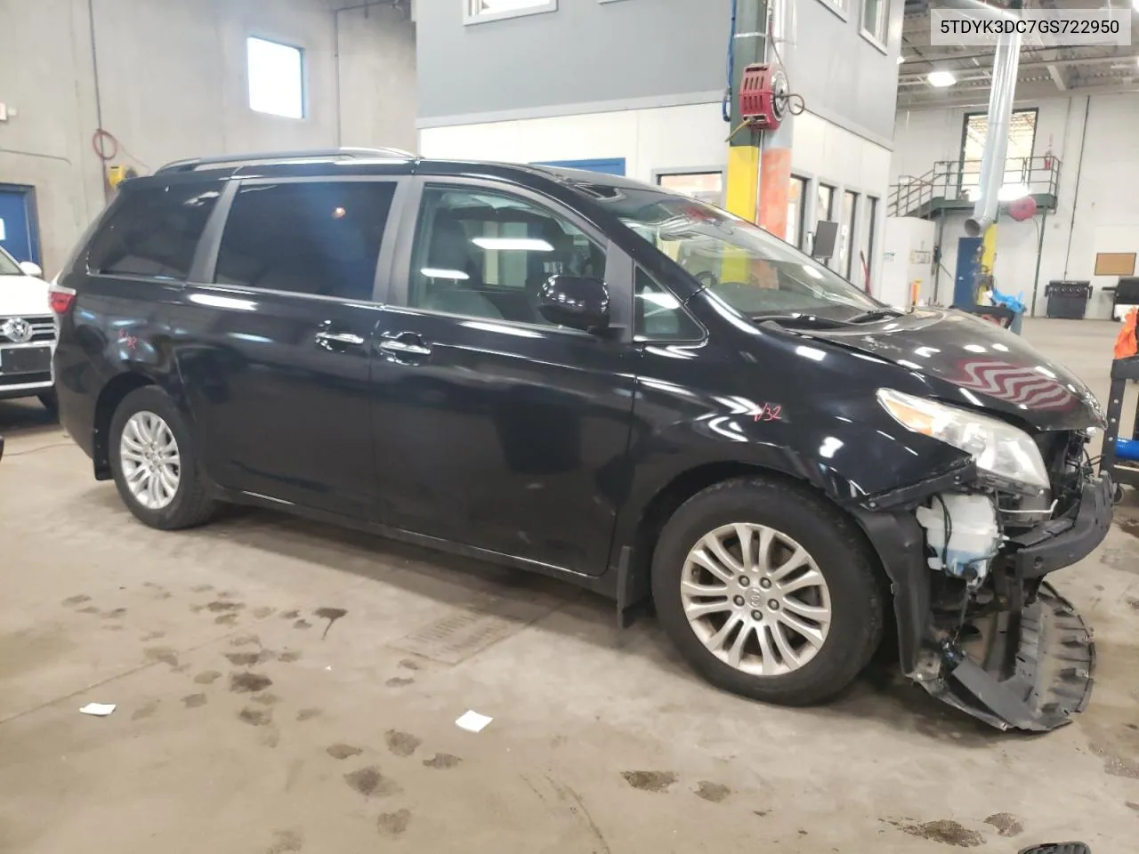 5TDYK3DC7GS722950 2016 Toyota Sienna Xle