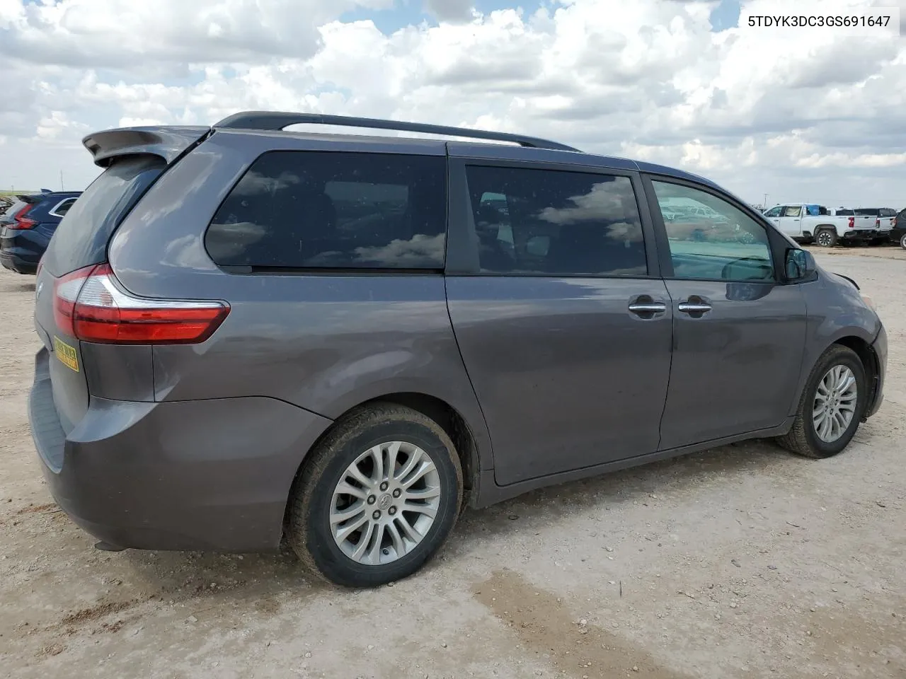 5TDYK3DC3GS691647 2016 Toyota Sienna Xle