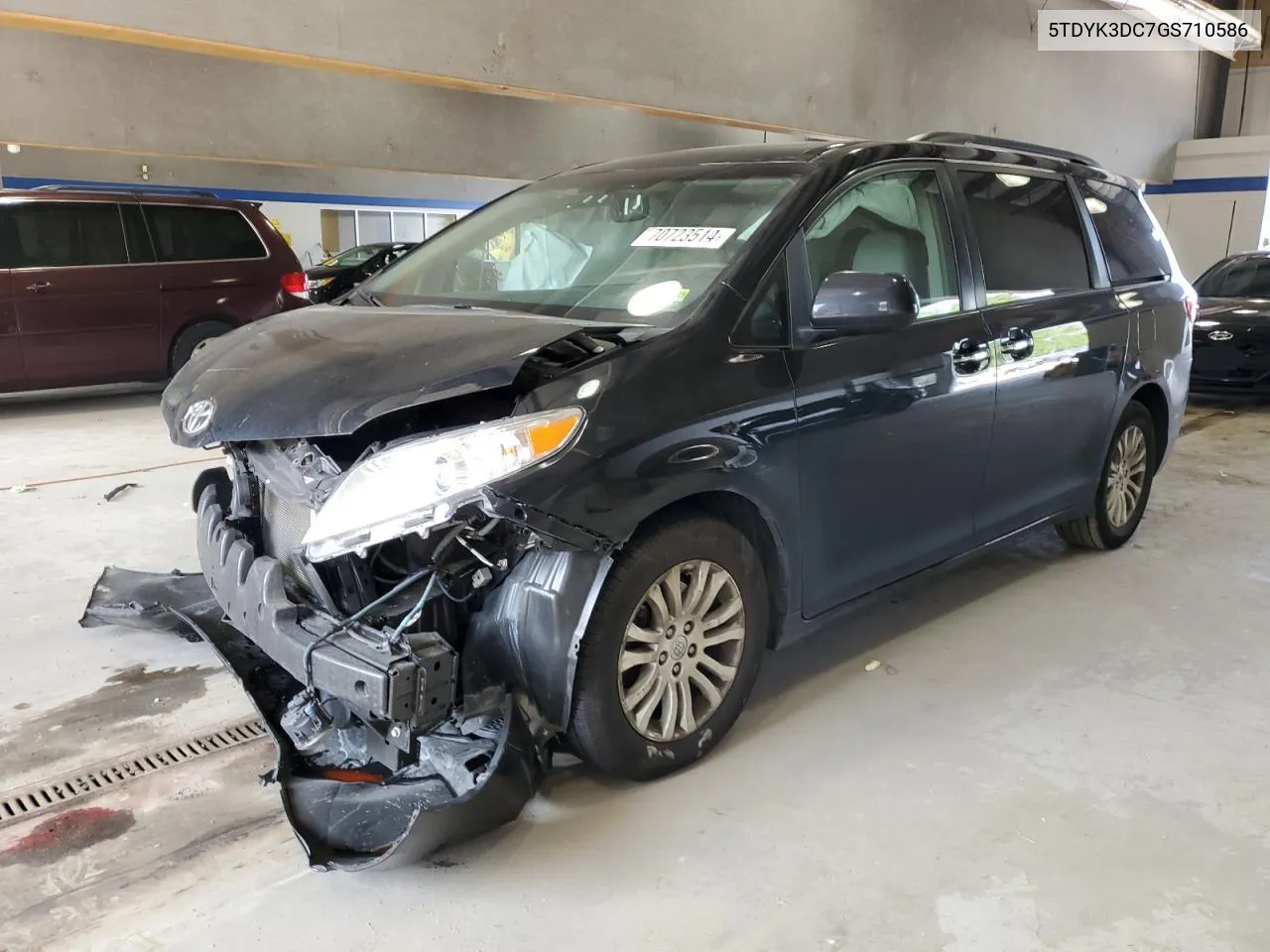 2016 Toyota Sienna Xle VIN: 5TDYK3DC7GS710586 Lot: 70723514