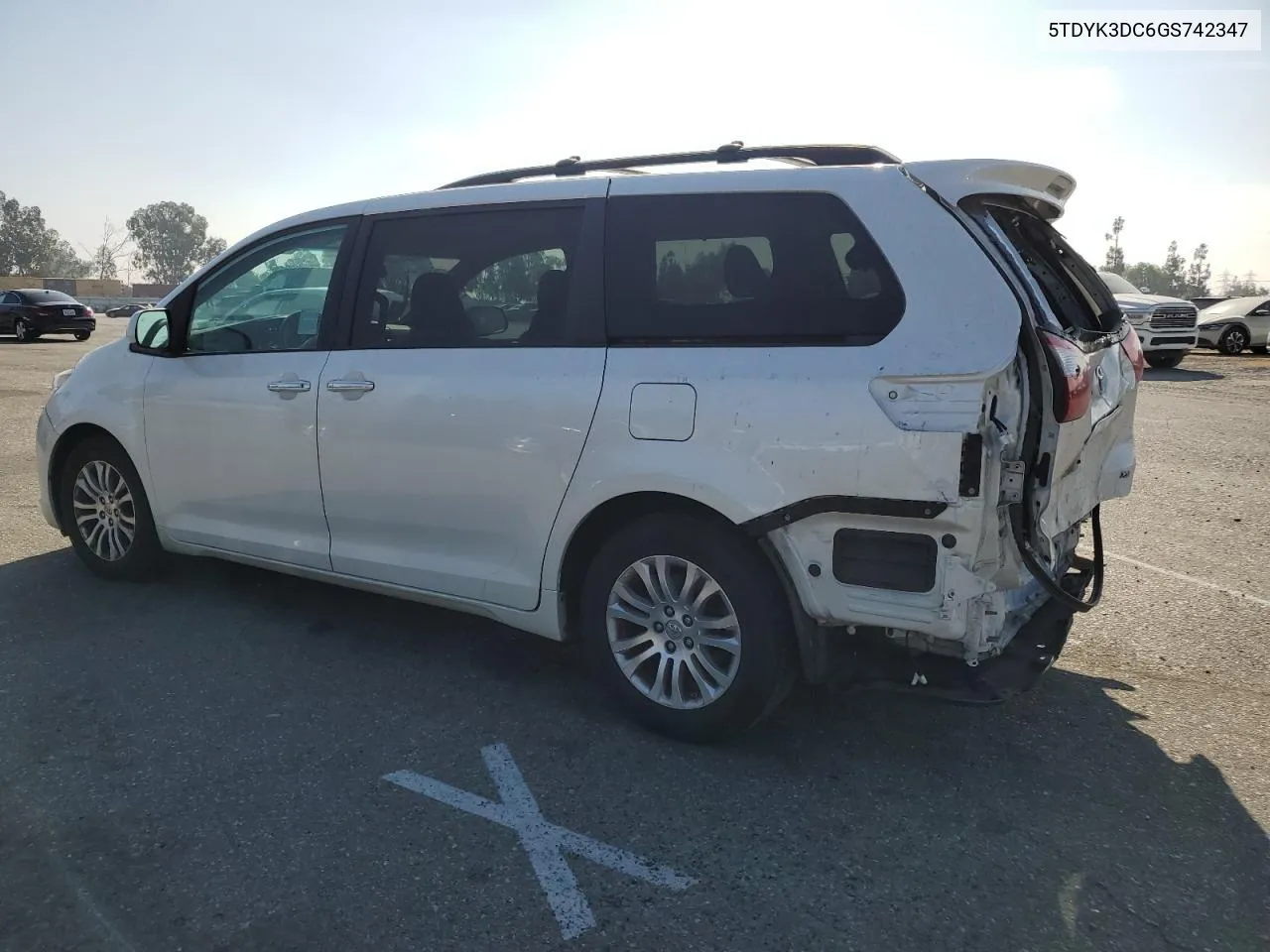 2016 Toyota Sienna Xle VIN: 5TDYK3DC6GS742347 Lot: 72579274