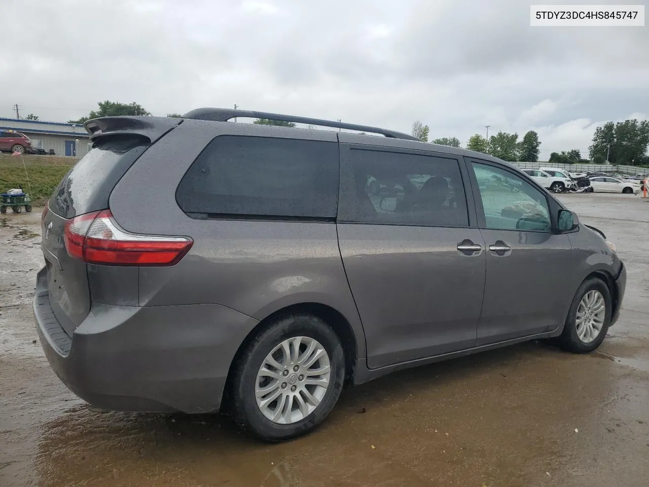 2017 Toyota Sienna Xle VIN: 5TDYZ3DC4HS845747 Lot: 57896354