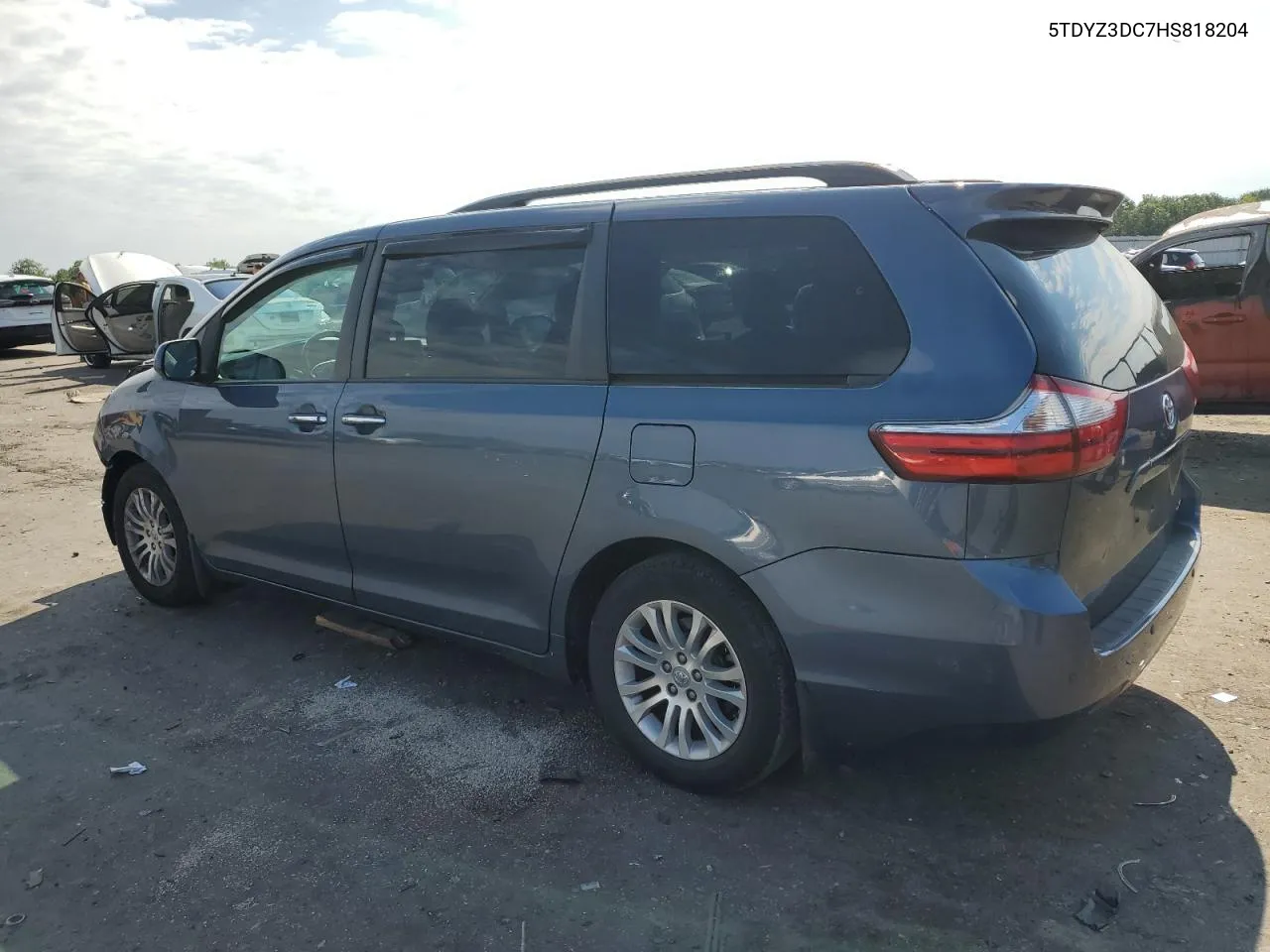 2017 Toyota Sienna Xle VIN: 5TDYZ3DC7HS818204 Lot: 58340194