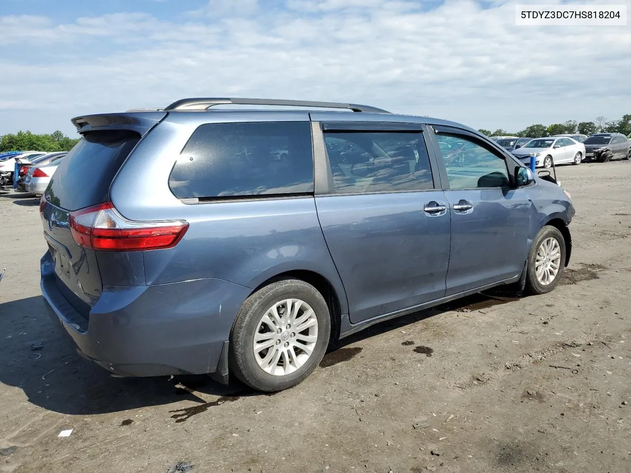 5TDYZ3DC7HS818204 2017 Toyota Sienna Xle