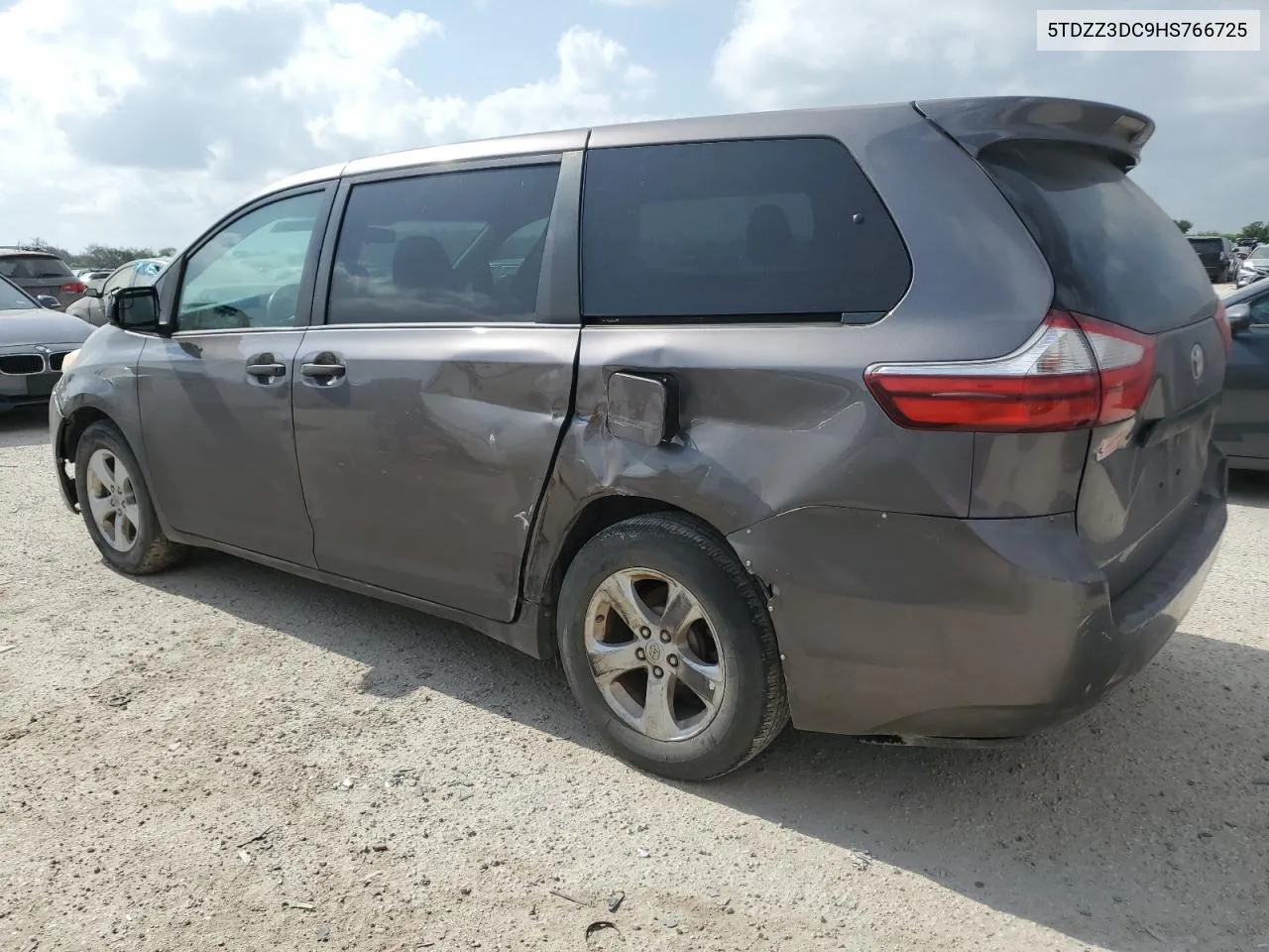 2017 Toyota Sienna VIN: 5TDZZ3DC9HS766725 Lot: 40482350