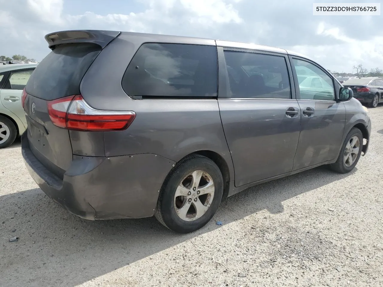 2017 Toyota Sienna VIN: 5TDZZ3DC9HS766725 Lot: 40482350