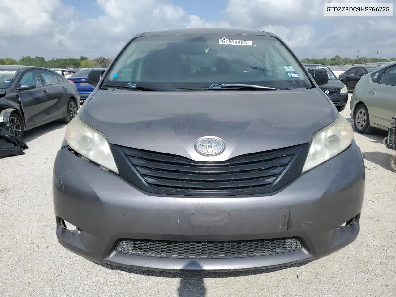 5TDZZ3DC9HS766725 2017 Toyota Sienna