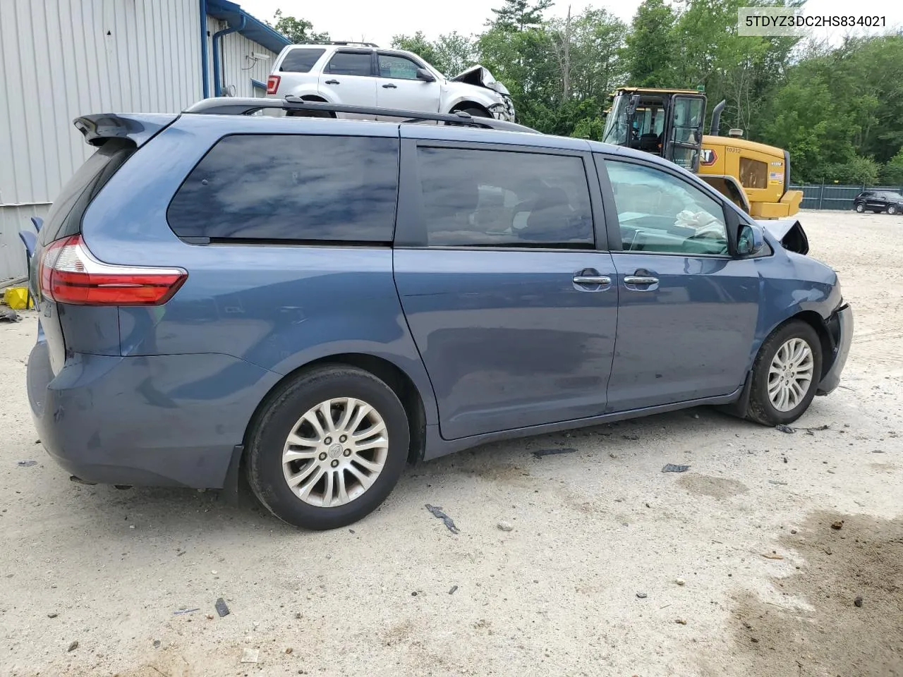 5TDYZ3DC2HS834021 2017 Toyota Sienna Xle