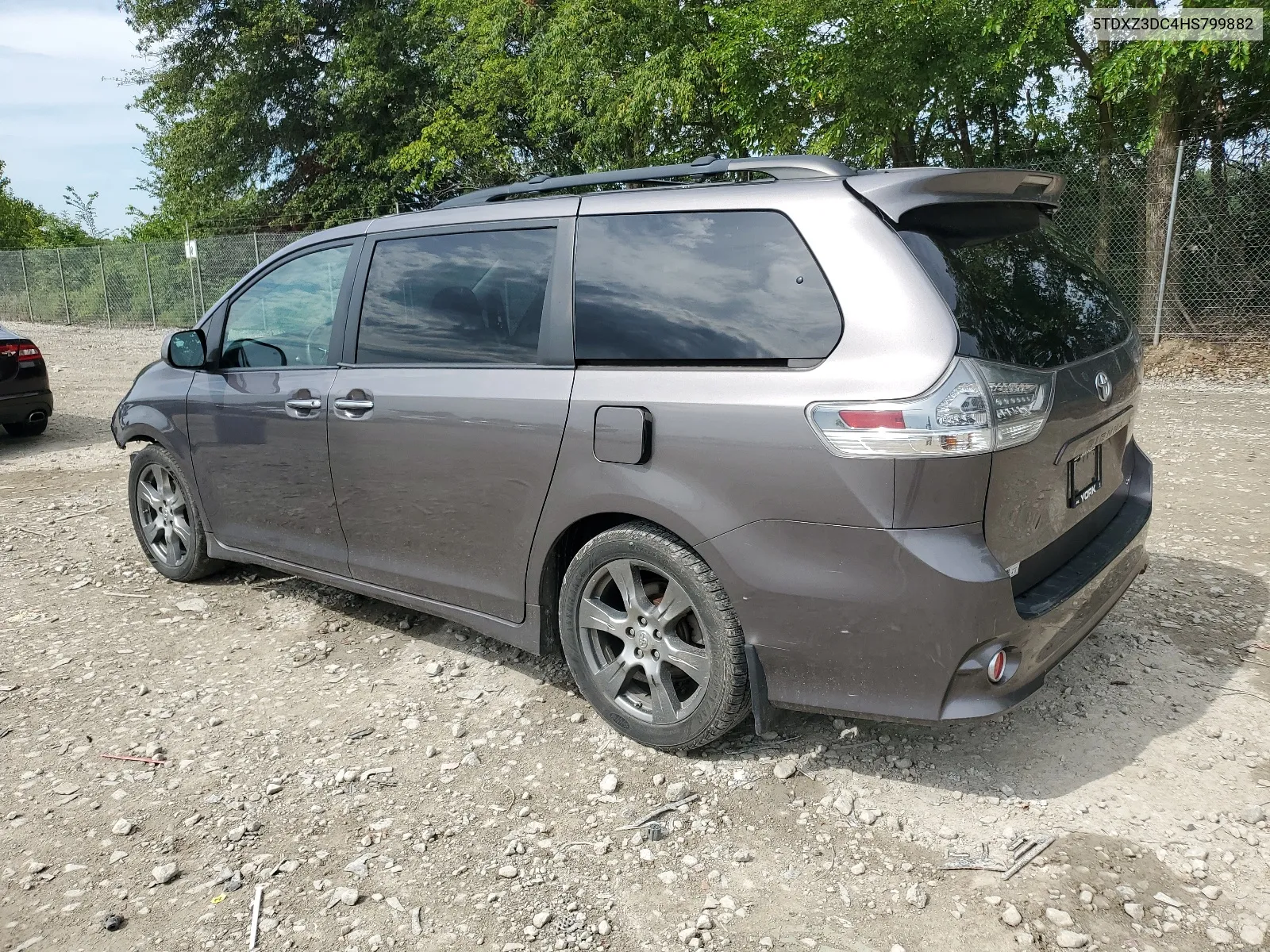 2017 Toyota Sienna Se VIN: 5TDXZ3DC4HS799882 Lot: 65227614