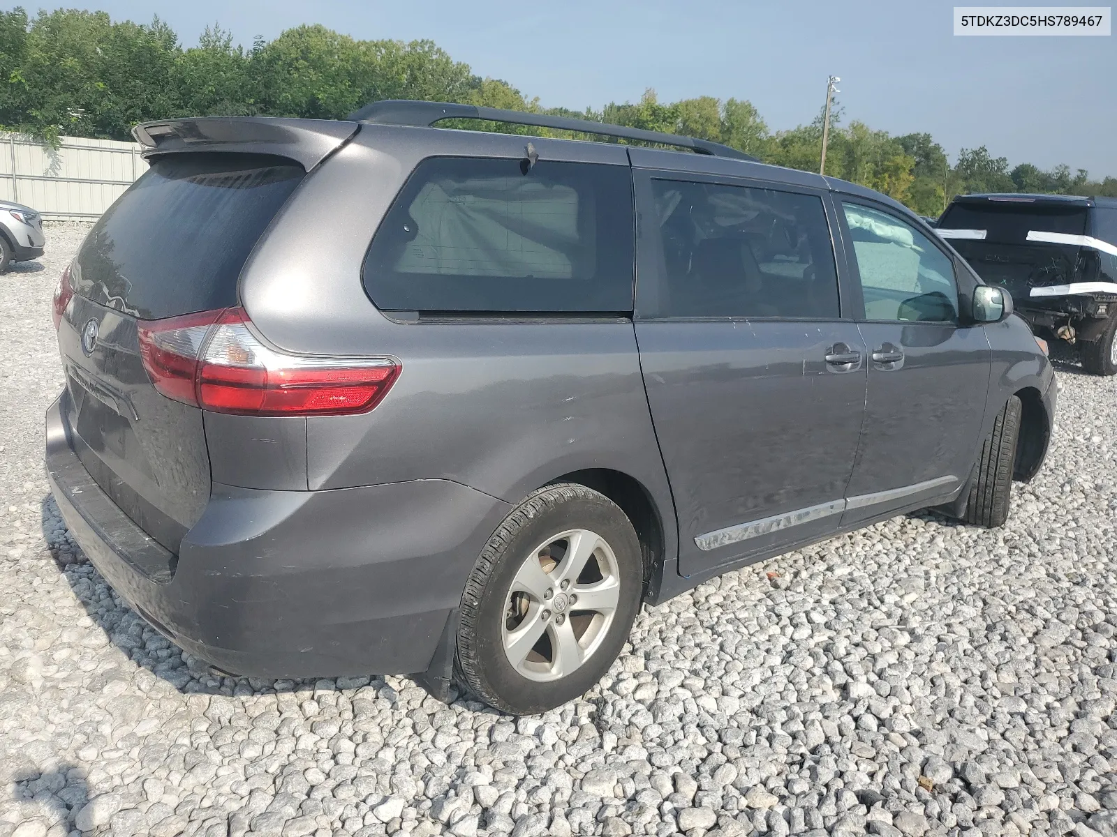 5TDKZ3DC5HS789467 2017 Toyota Sienna Le