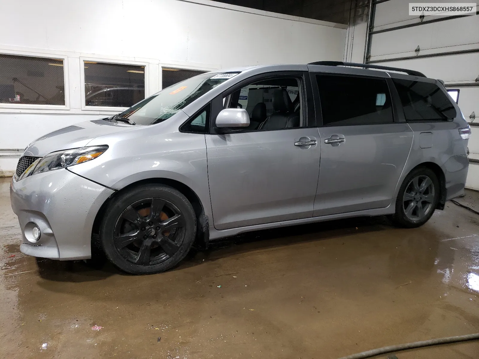 5TDXZ3DCXHS868557 2017 Toyota Sienna Se