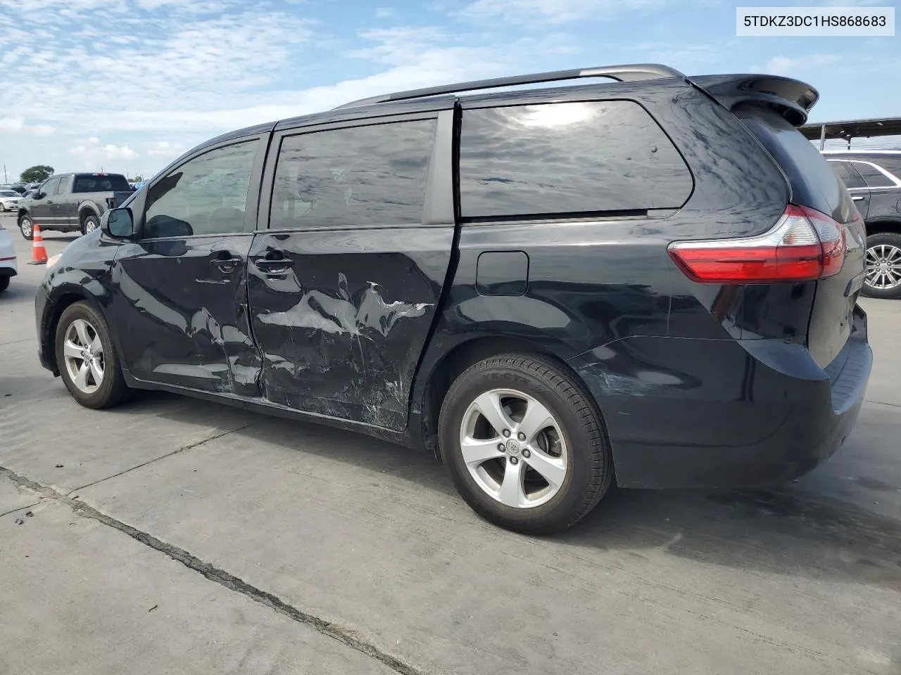 2017 Toyota Sienna Le VIN: 5TDKZ3DC1HS868683 Lot: 68172854