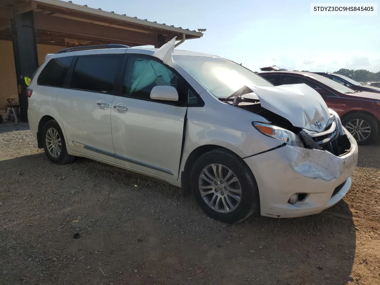 2017 Toyota Sienna Xle VIN: 5TDYZ3DC9HS845405 Lot: 68817684