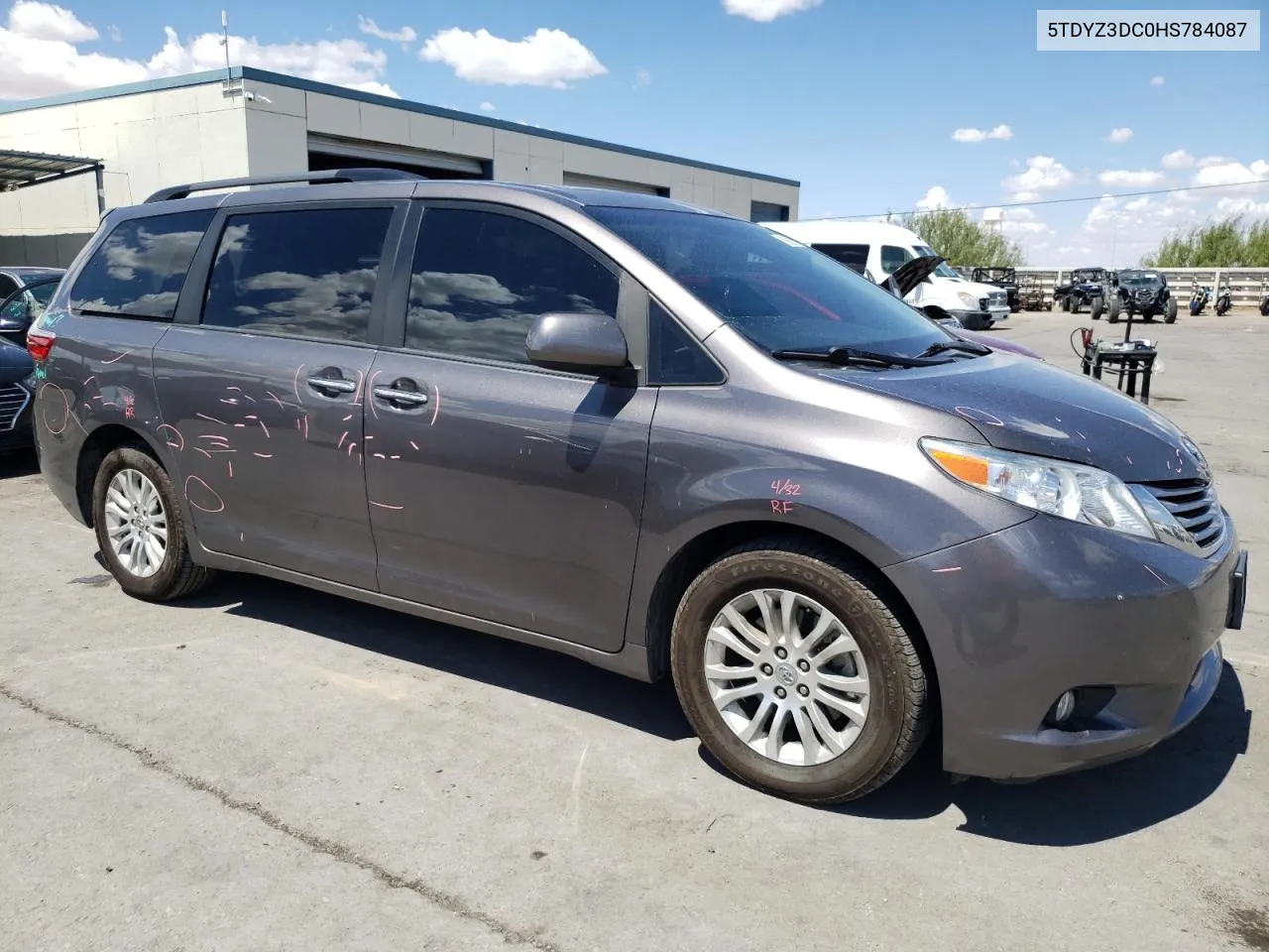 5TDYZ3DC0HS784087 2017 Toyota Sienna Xle