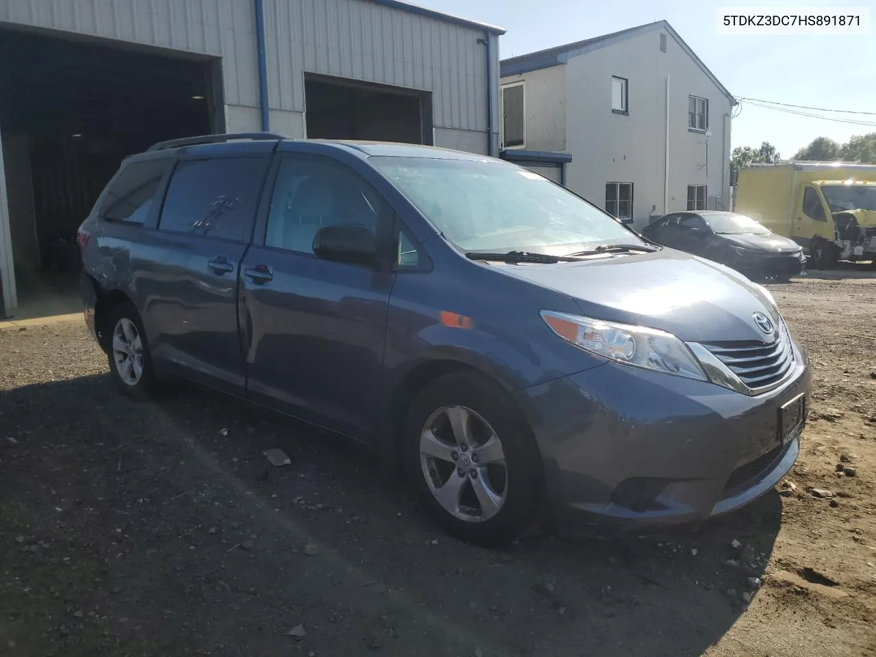 5TDKZ3DC7HS891871 2017 Toyota Sienna Le