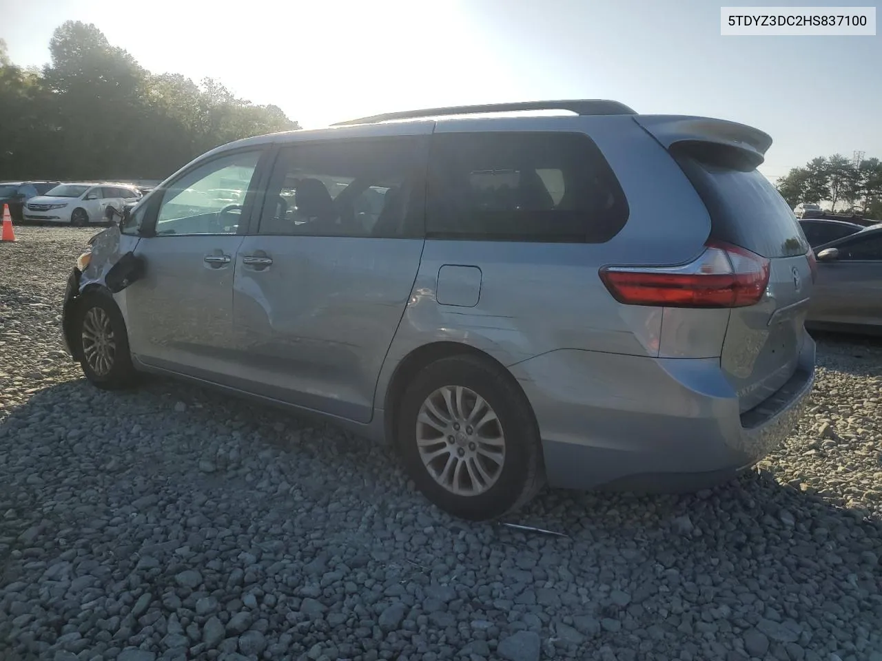 5TDYZ3DC2HS837100 2017 Toyota Sienna Xle