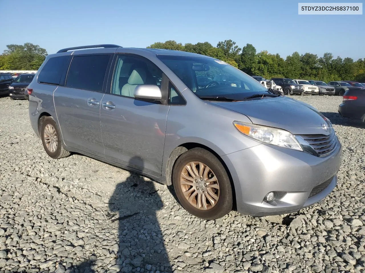 5TDYZ3DC2HS837100 2017 Toyota Sienna Xle