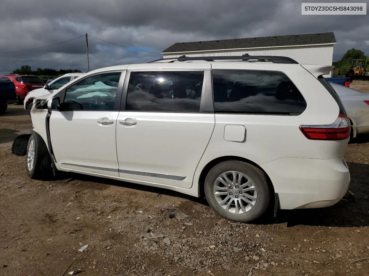 2017 Toyota Sienna Xle VIN: 5TDYZ3DC5HS843098 Lot: 70294094