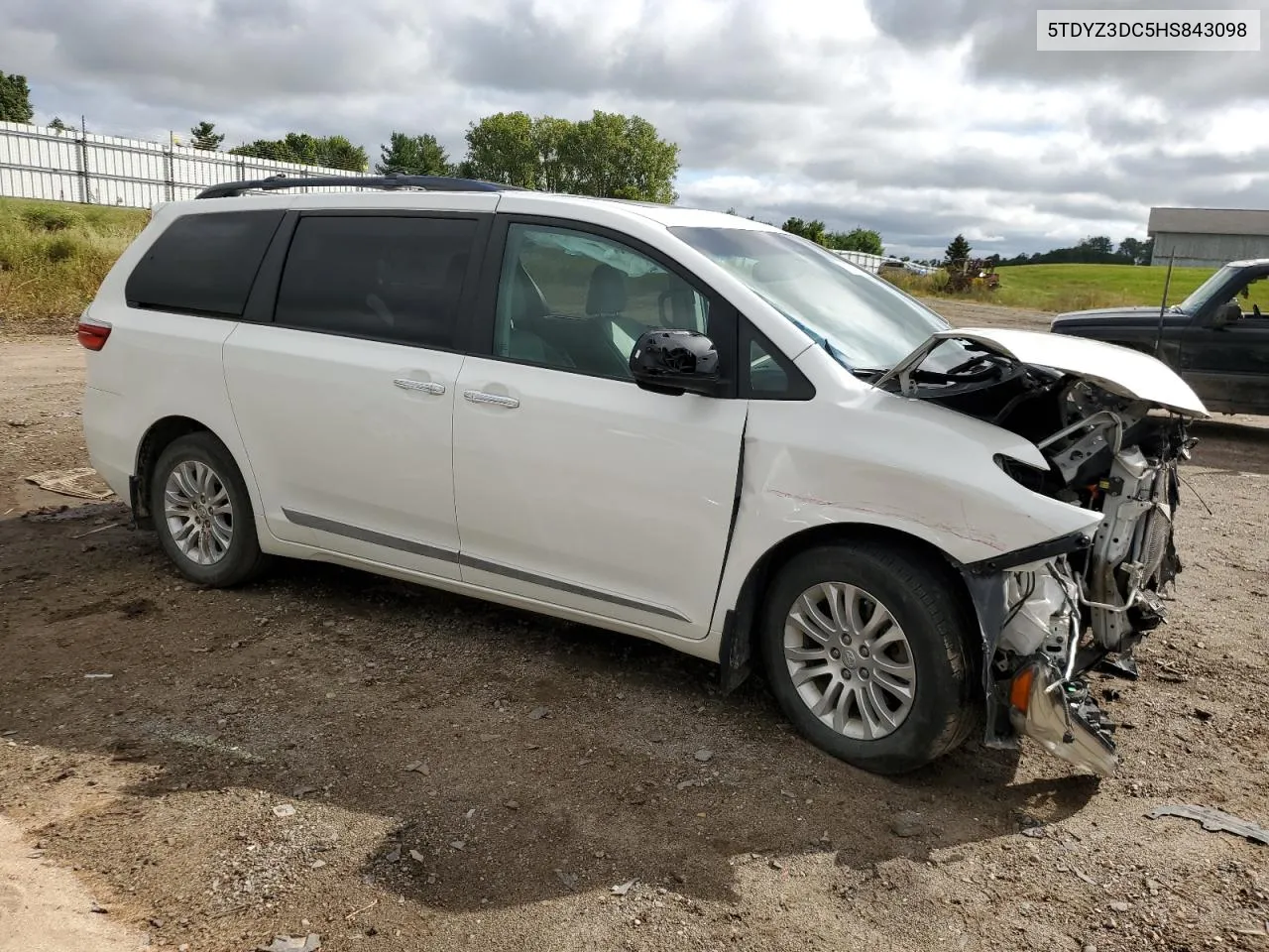 2017 Toyota Sienna Xle VIN: 5TDYZ3DC5HS843098 Lot: 70294094