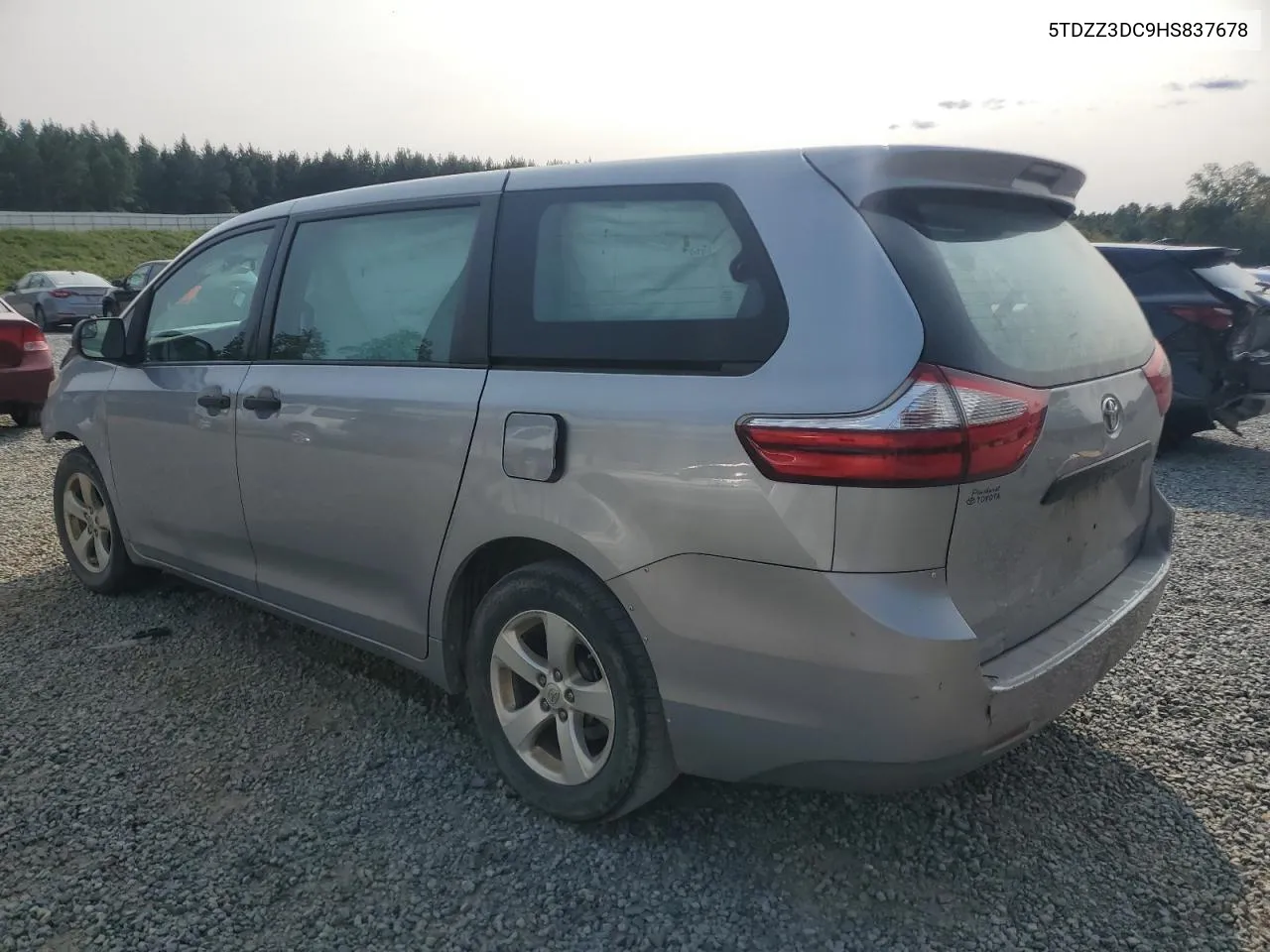 5TDZZ3DC9HS837678 2017 Toyota Sienna