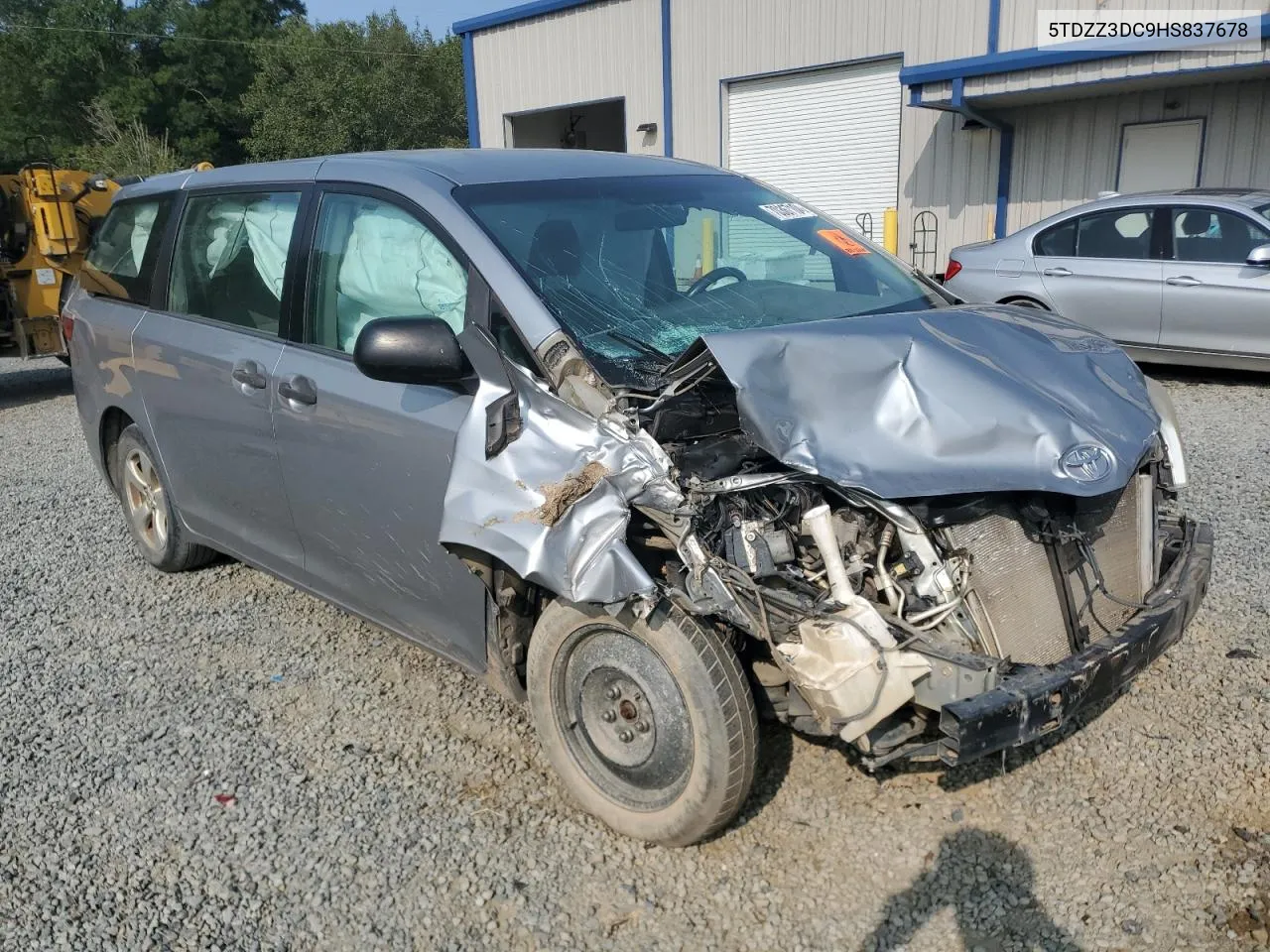 2017 Toyota Sienna VIN: 5TDZZ3DC9HS837678 Lot: 70367104