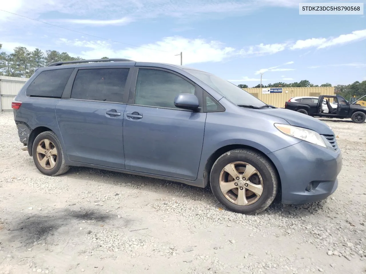 2017 Toyota Sienna Le VIN: 5TDKZ3DC5HS790568 Lot: 70457444