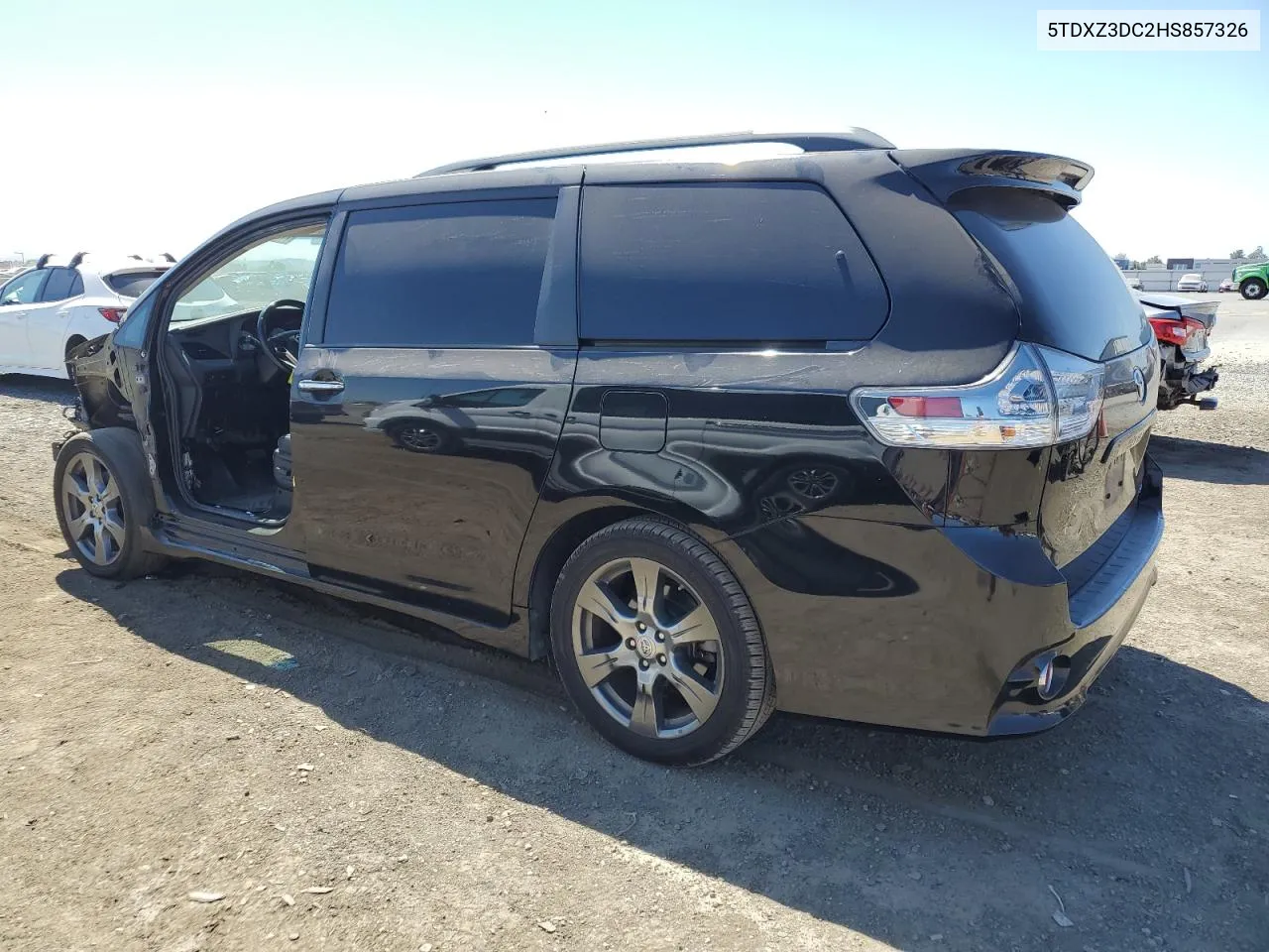 5TDXZ3DC2HS857326 2017 Toyota Sienna Se