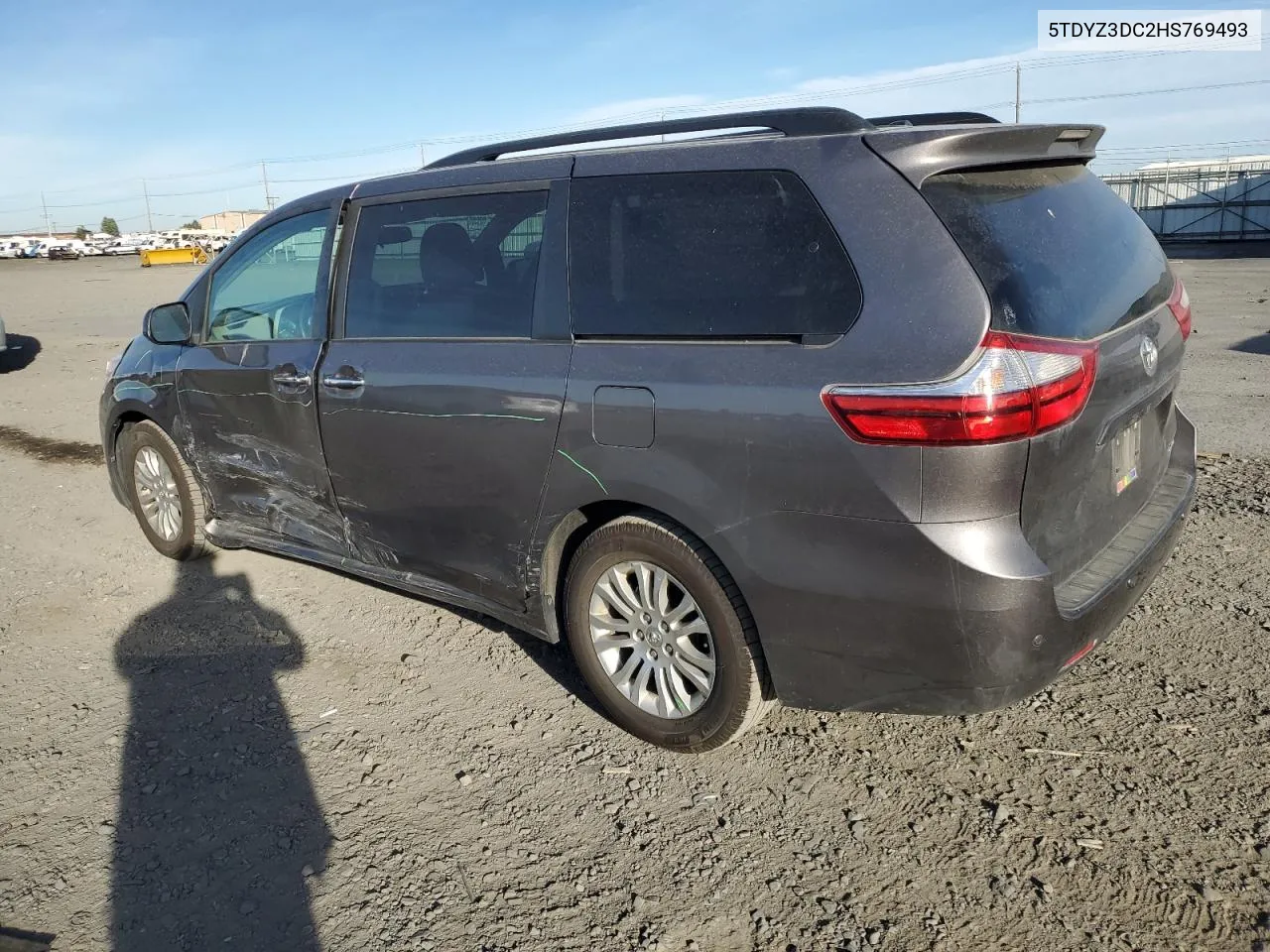 2017 Toyota Sienna Xle VIN: 5TDYZ3DC2HS769493 Lot: 73060994