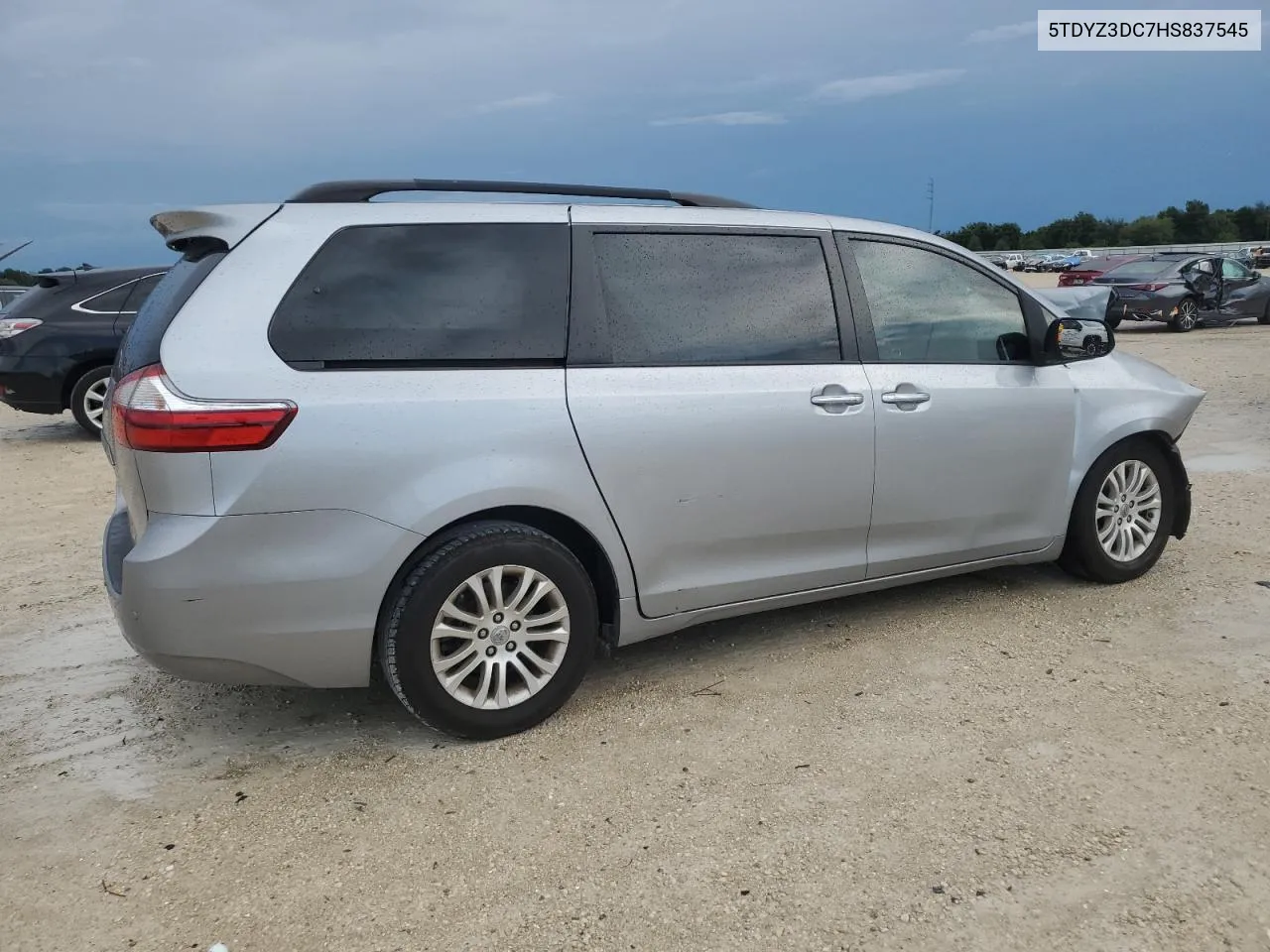 2017 Toyota Sienna Xle VIN: 5TDYZ3DC7HS837545 Lot: 73083654