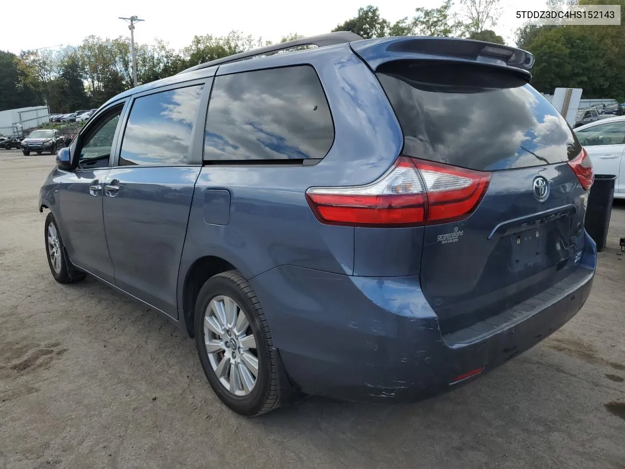 5TDDZ3DC4HS152143 2017 Toyota Sienna Xle