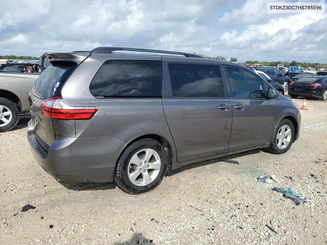 5TDKZ3DC7HS785596 2017 Toyota Sienna Le