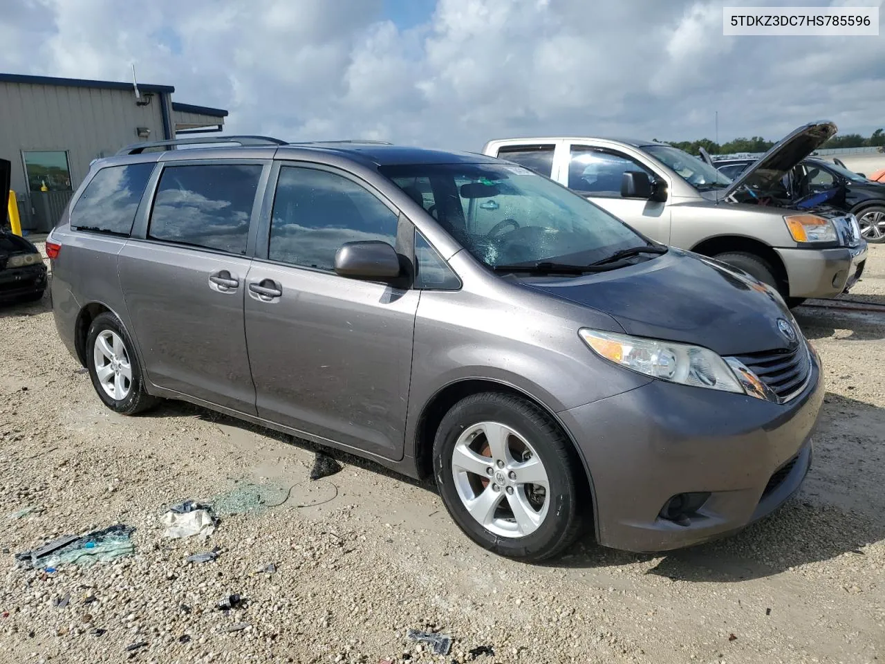 2017 Toyota Sienna Le VIN: 5TDKZ3DC7HS785596 Lot: 73643194