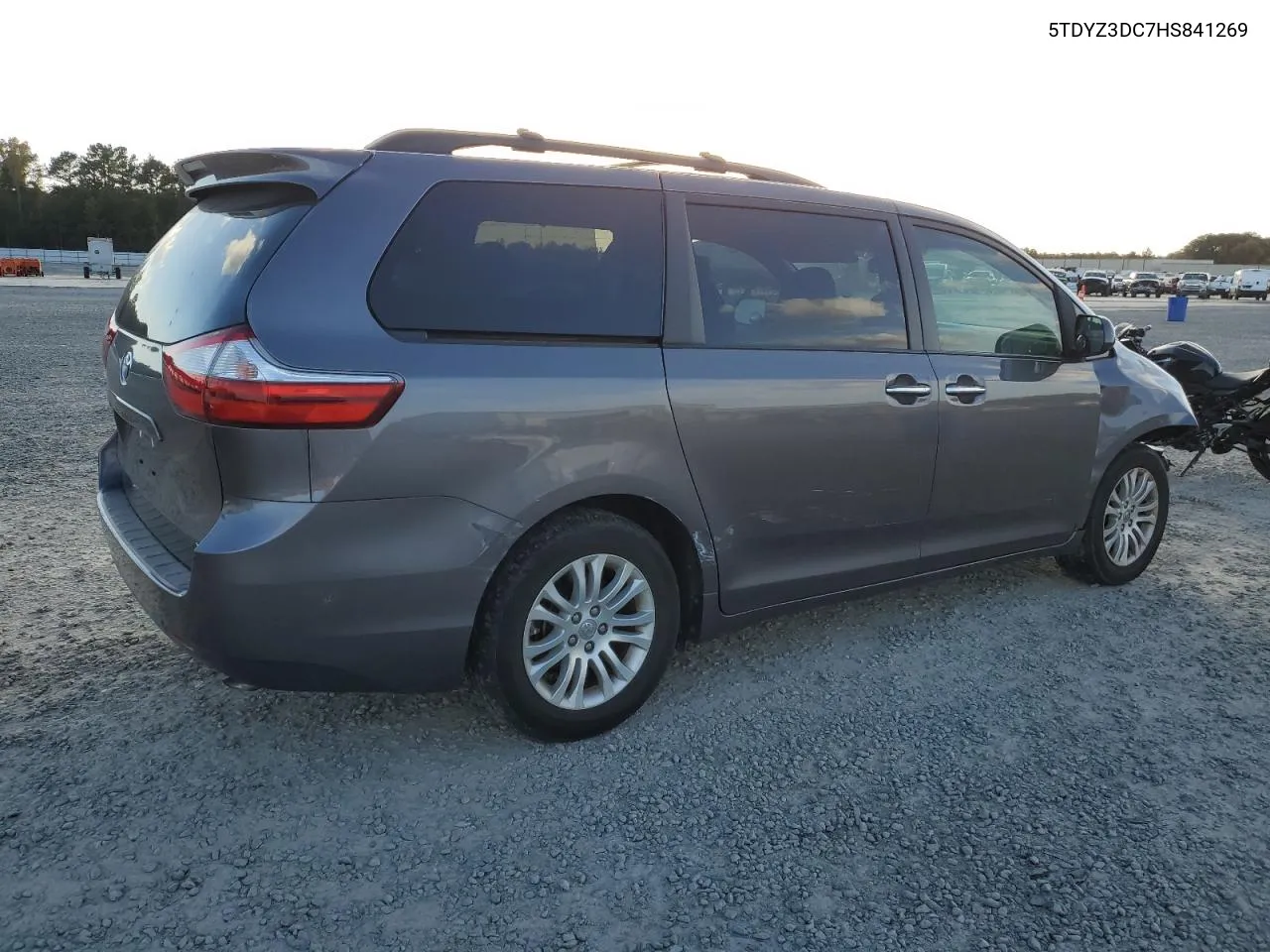 2017 Toyota Sienna Xle VIN: 5TDYZ3DC7HS841269 Lot: 75127214