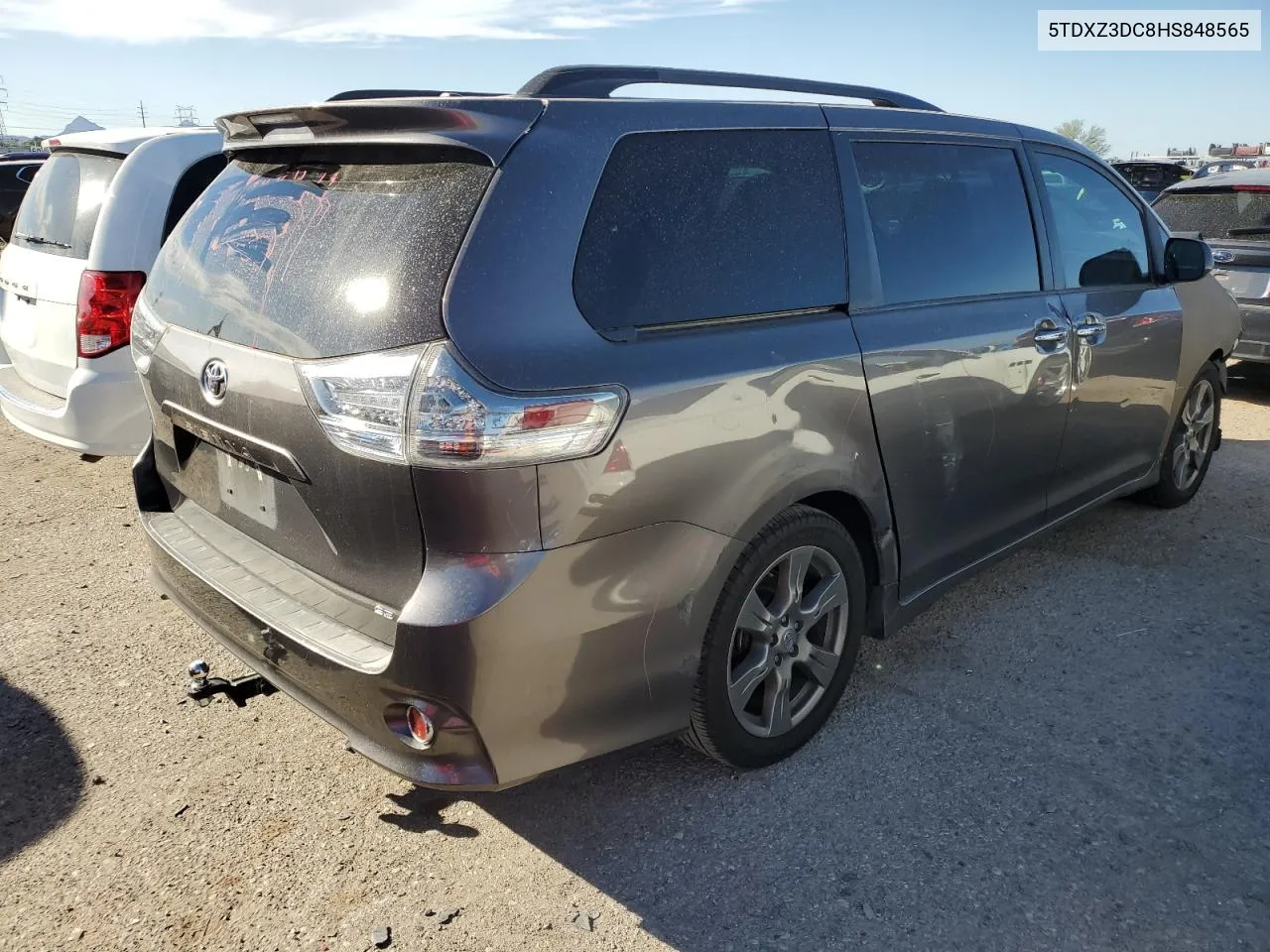 5TDXZ3DC8HS848565 2017 Toyota Sienna Se