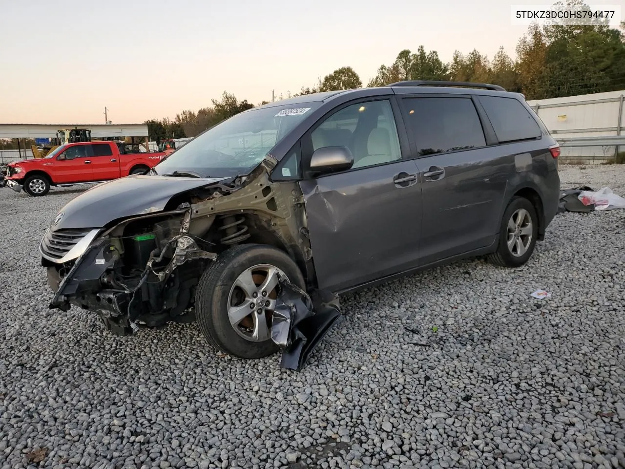 2017 Toyota Sienna Le VIN: 5TDKZ3DC0HS794477 Lot: 80382524