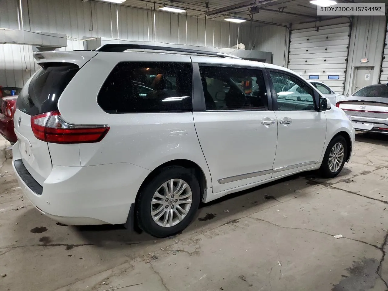 2017 Toyota Sienna Xle VIN: 5TDYZ3DC4HS794492 Lot: 81320214