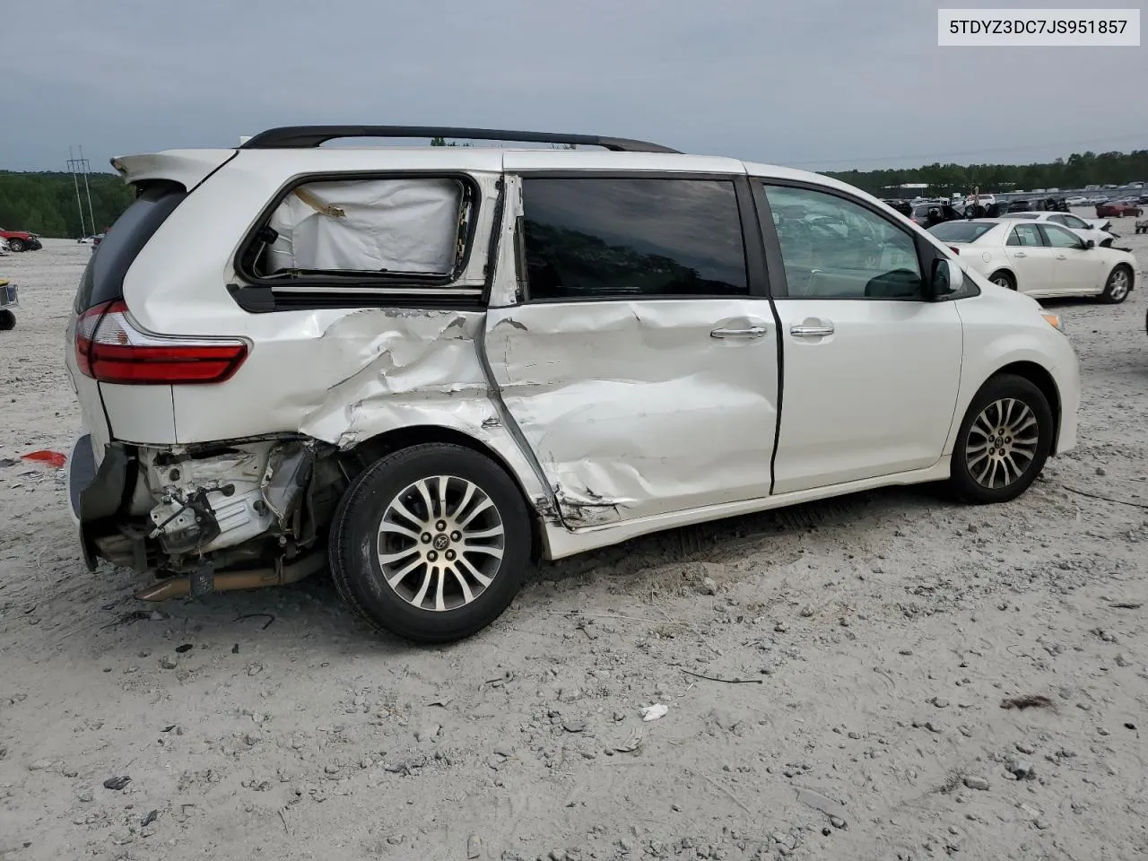 2018 Toyota Sienna Xle VIN: 5TDYZ3DC7JS951857 Lot: 52338554