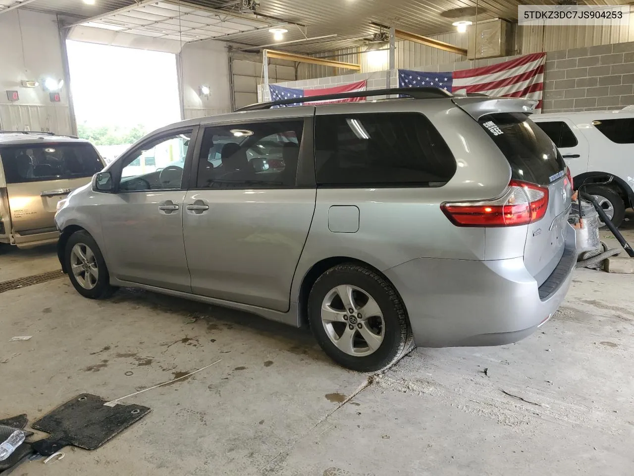 2018 Toyota Sienna Le VIN: 5TDKZ3DC7JS904253 Lot: 57571244