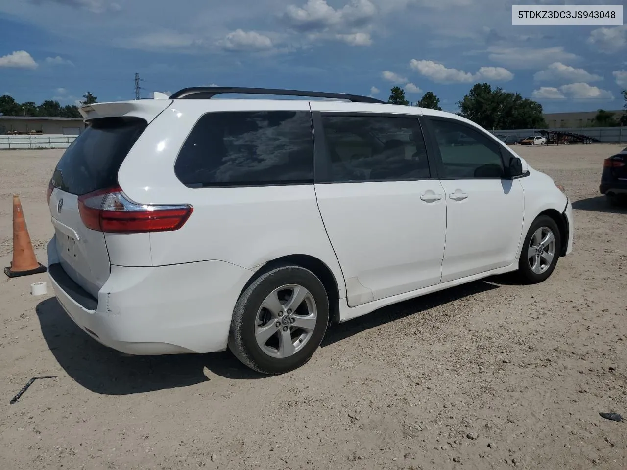 2018 Toyota Sienna Le VIN: 5TDKZ3DC3JS943048 Lot: 62746584