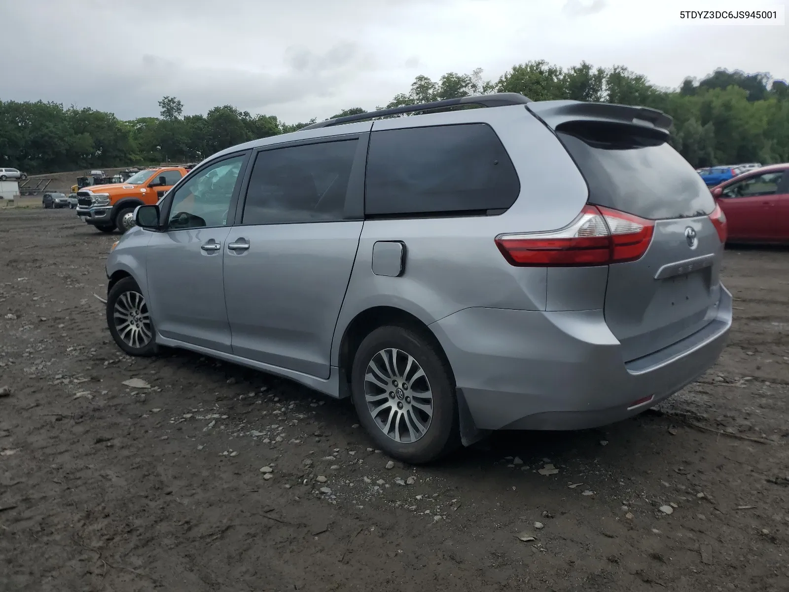 5TDYZ3DC6JS945001 2018 Toyota Sienna Xle