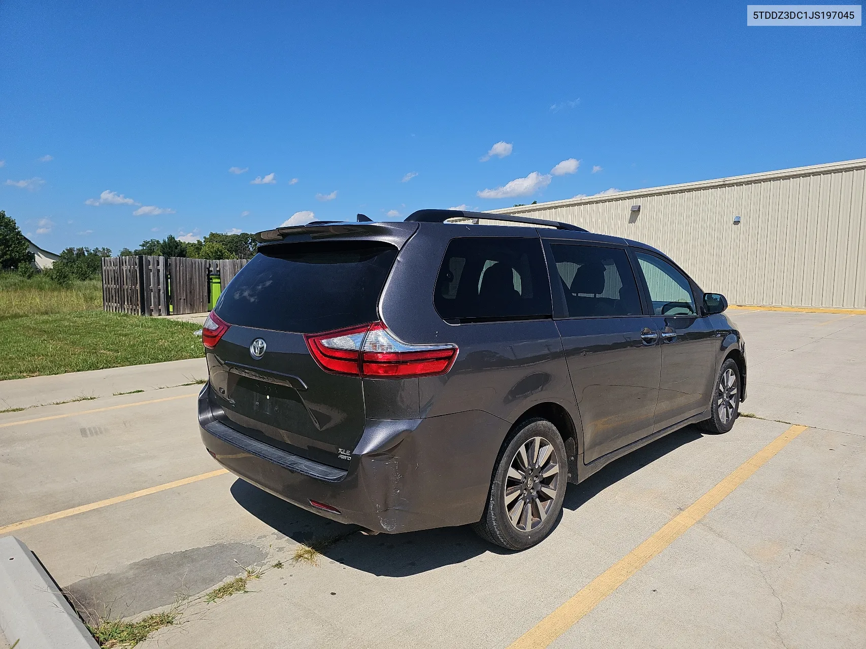 2018 Toyota Sienna Xle VIN: 5TDDZ3DC1JS197045 Lot: 68122224