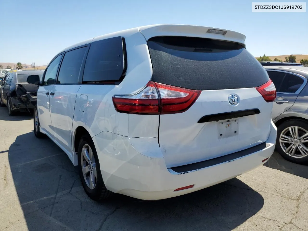 2018 Toyota Sienna L VIN: 5TDZZ3DC1JS919703 Lot: 68877164