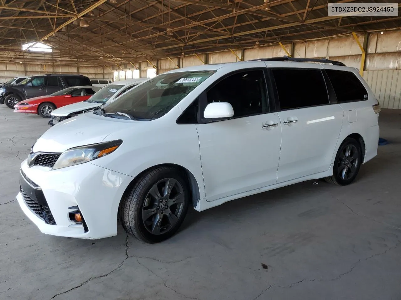 5TDXZ3DC2JS924450 2018 Toyota Sienna Se