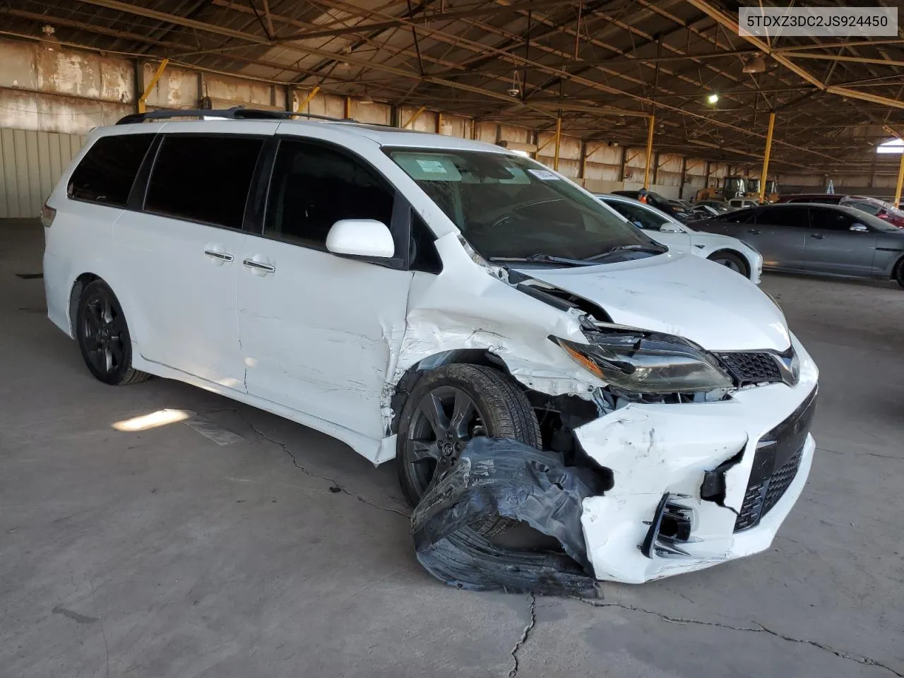 5TDXZ3DC2JS924450 2018 Toyota Sienna Se