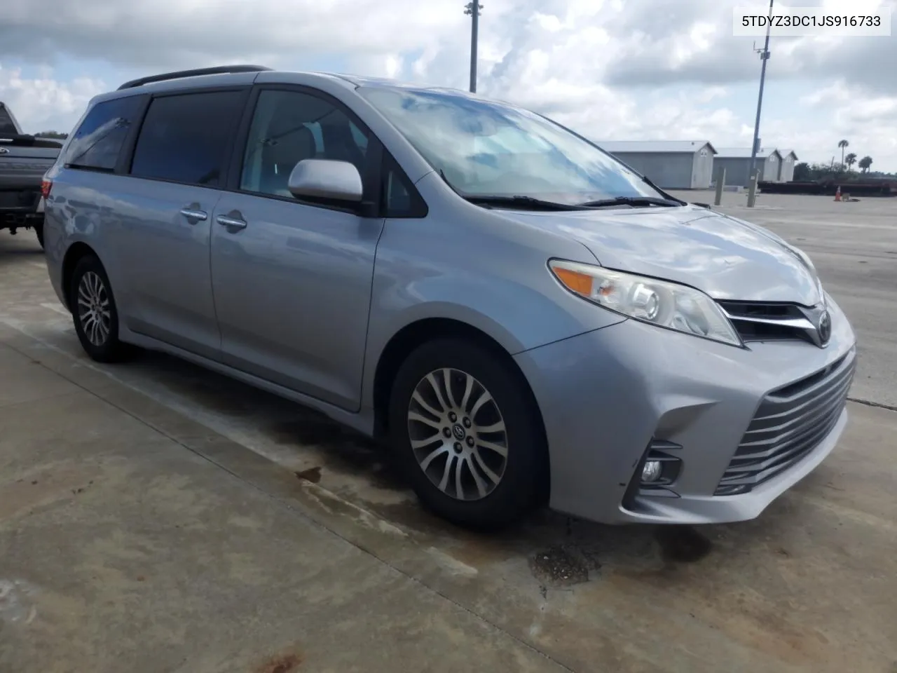 5TDYZ3DC1JS916733 2018 Toyota Sienna Xle