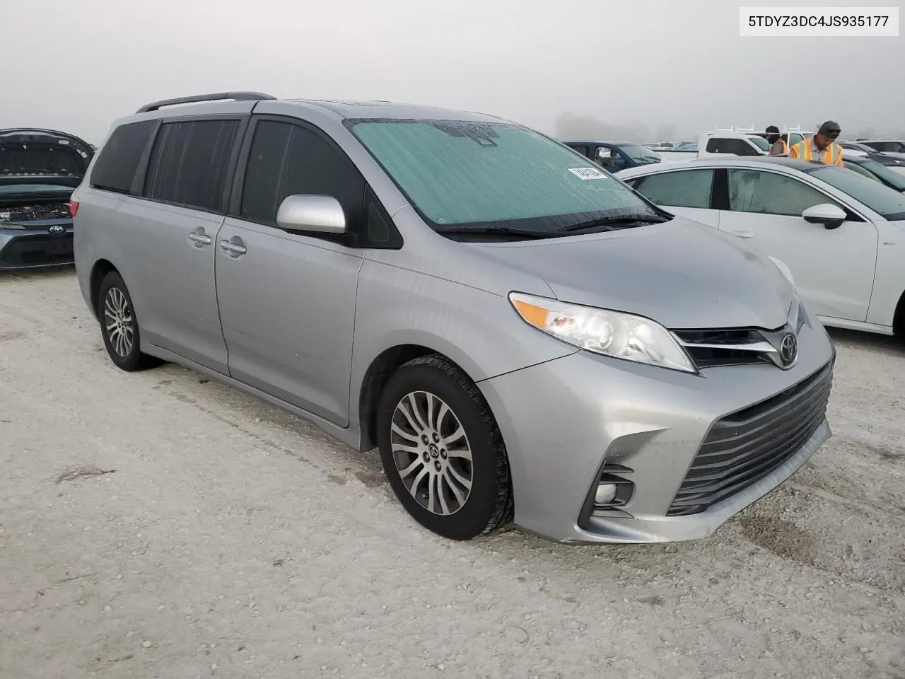 5TDYZ3DC4JS935177 2018 Toyota Sienna Xle